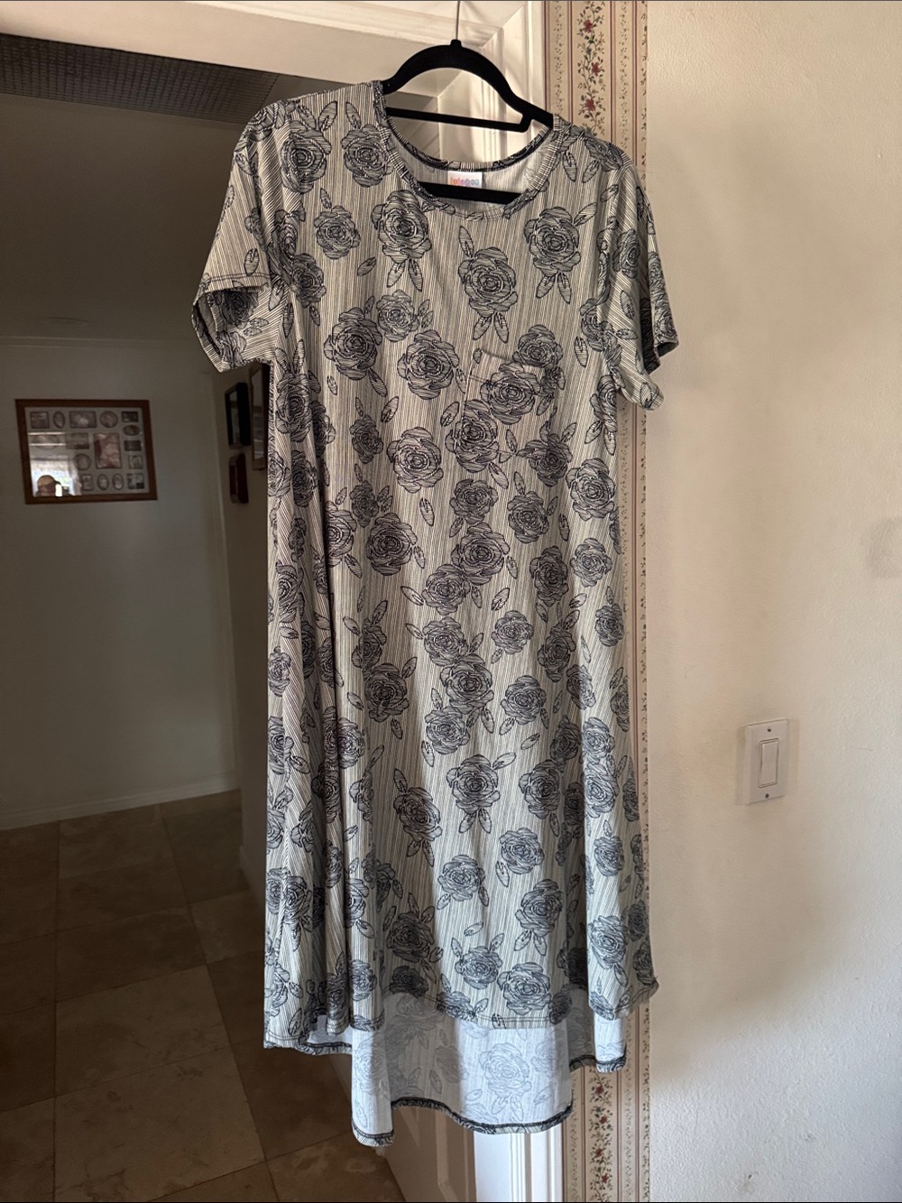 LuLaRoe Carly Gray Floral Short-Sleeve Midi Dress